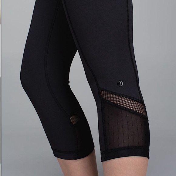 Lululemon Just Breathe Black Crop 21.5” Mesh Dot Mid Rise Athletic Leggings Sz 4 - Picture 3 of 14